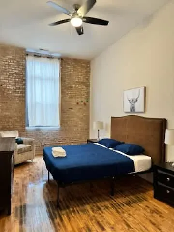 Apartment 4 Bedroom Sleeps 20 People