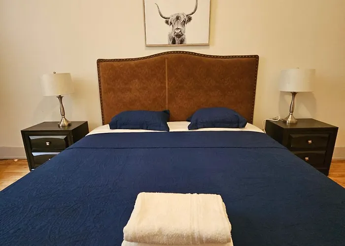 4 Bedroom Sleeps 20 People